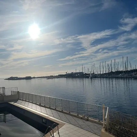 - Bellevue Agreable Toutes Saison 4 Couchages - Climatisation - Parking Prive - Piscine Sur - Vue Magnifique Et Rare - Situation Optimum - Les Argonautes - Ile Des Pecheurs - Cap D'agde Apartment *